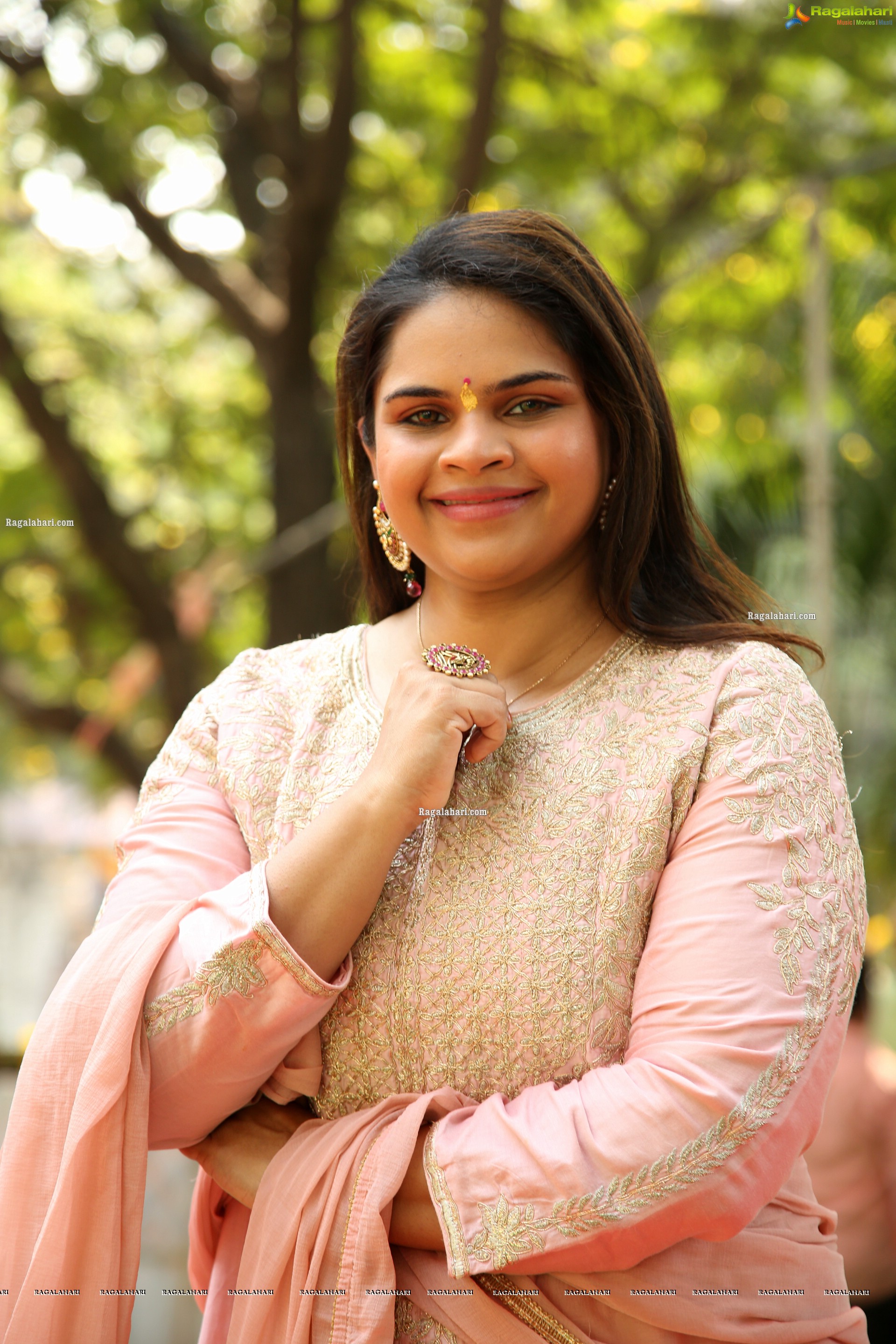 Vidyullekha Raman at Pudingi No.1 Movie Pooja Ceremony, HD Photo Gallery