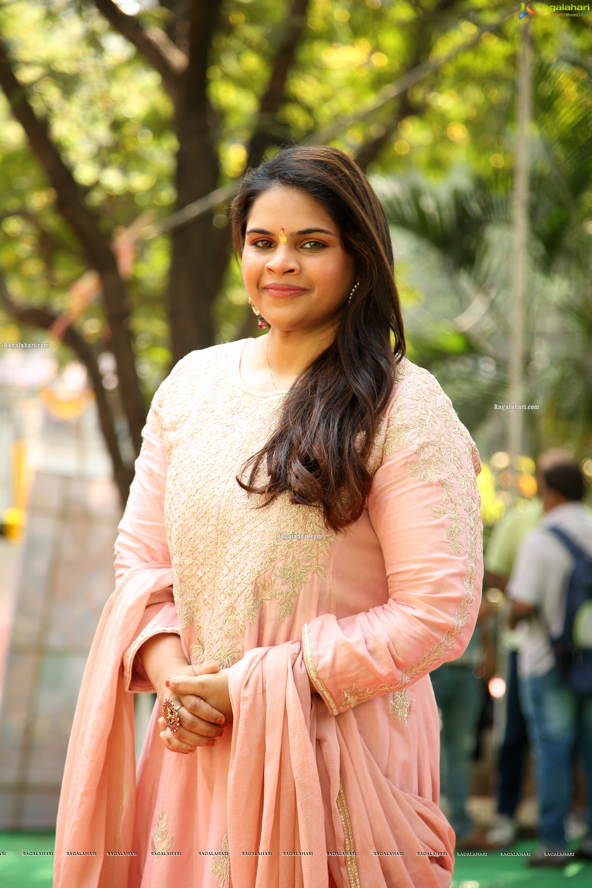 Vidyullekha Raman at Pudingi No.1 Movie Pooja Ceremony, HD Photo Gallery