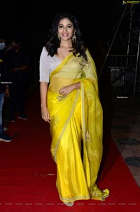 Anjali at Vakeel Saab Movie Pre-Release Event