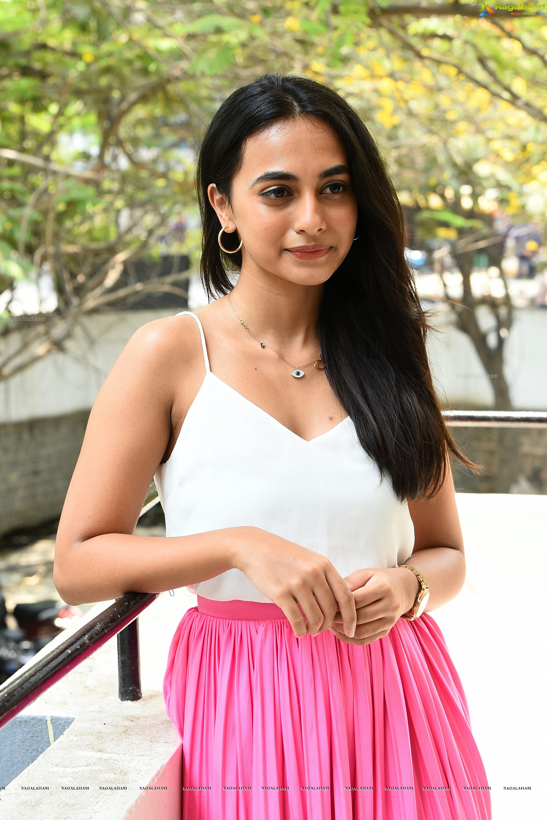 Aneesha Dama at Pelli Koothuru Party Press Meet, HD Photo Gallery