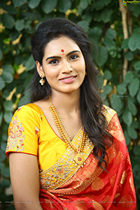 Mayukha at Eshwar Marriage Indhu Tho Launch