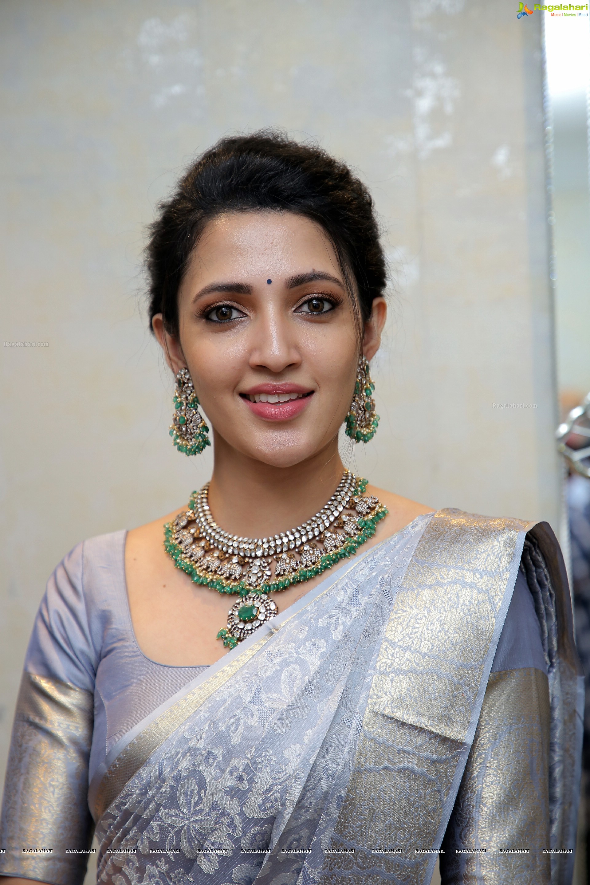 Neha Shetty Poses With Traditional Jewellery, HD Photo Gallery