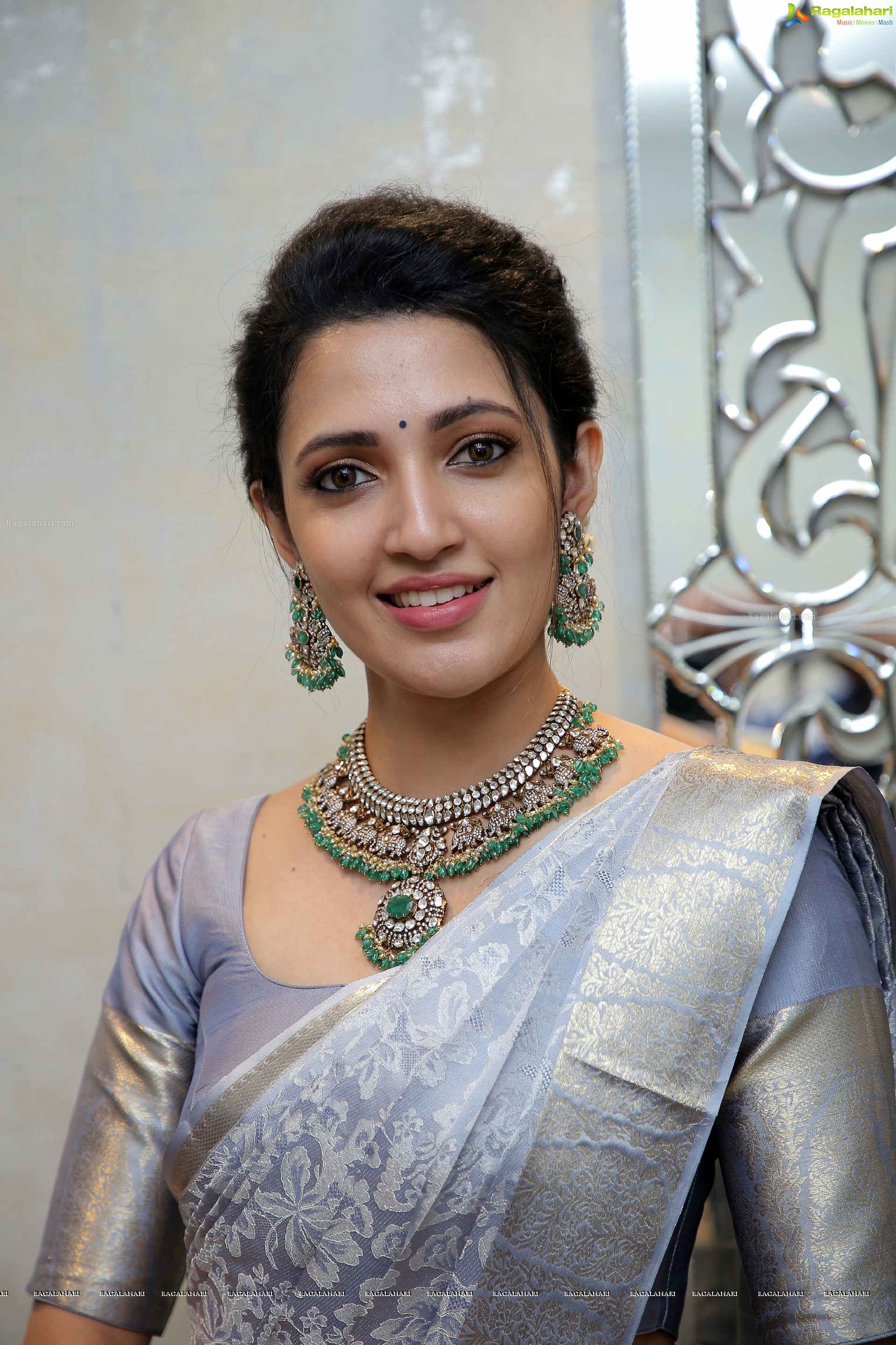 Neha Shetty Poses With Traditional Jewellery, HD Photo Gallery