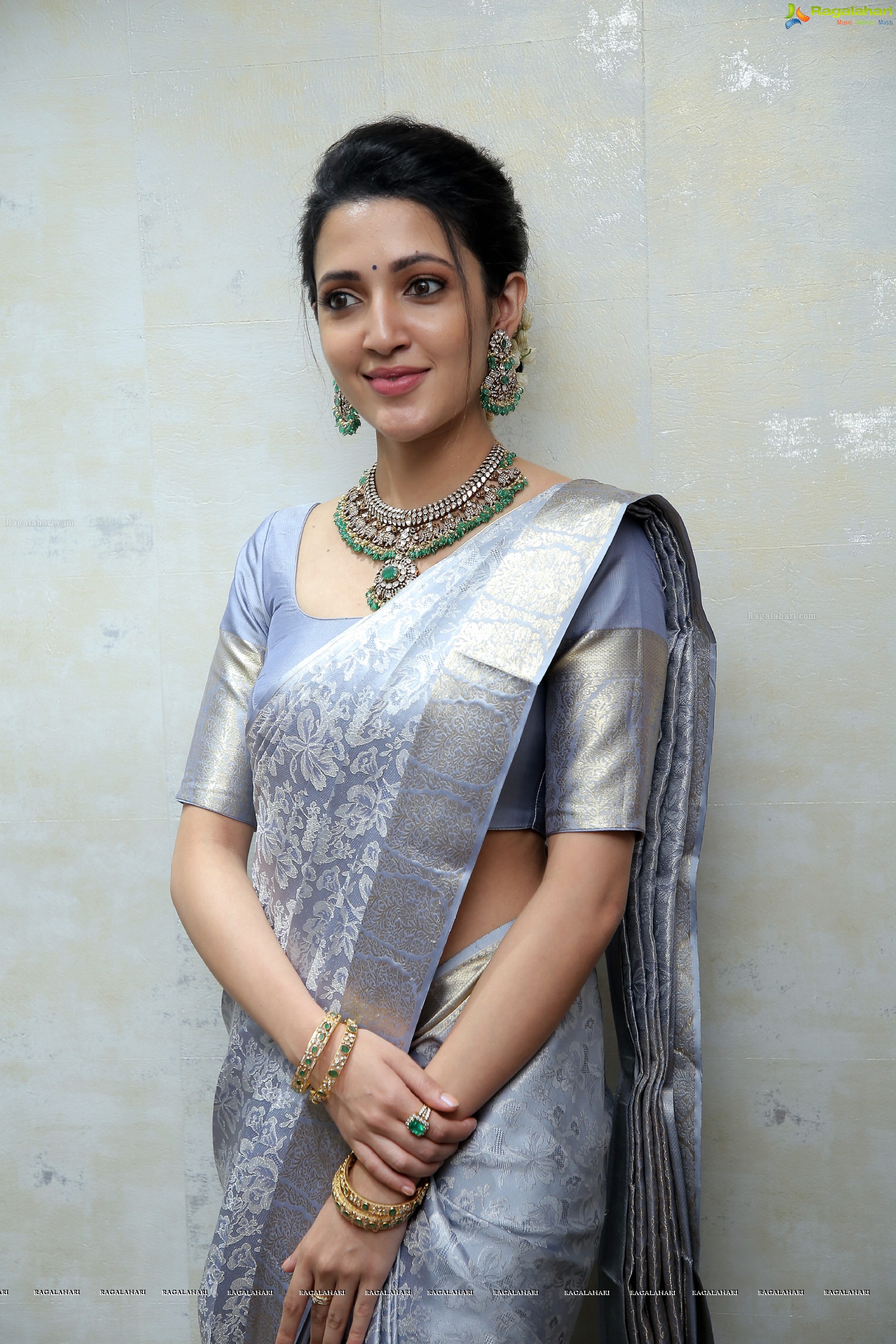 Neha Shetty Poses With Traditional Jewellery, HD Photo Gallery