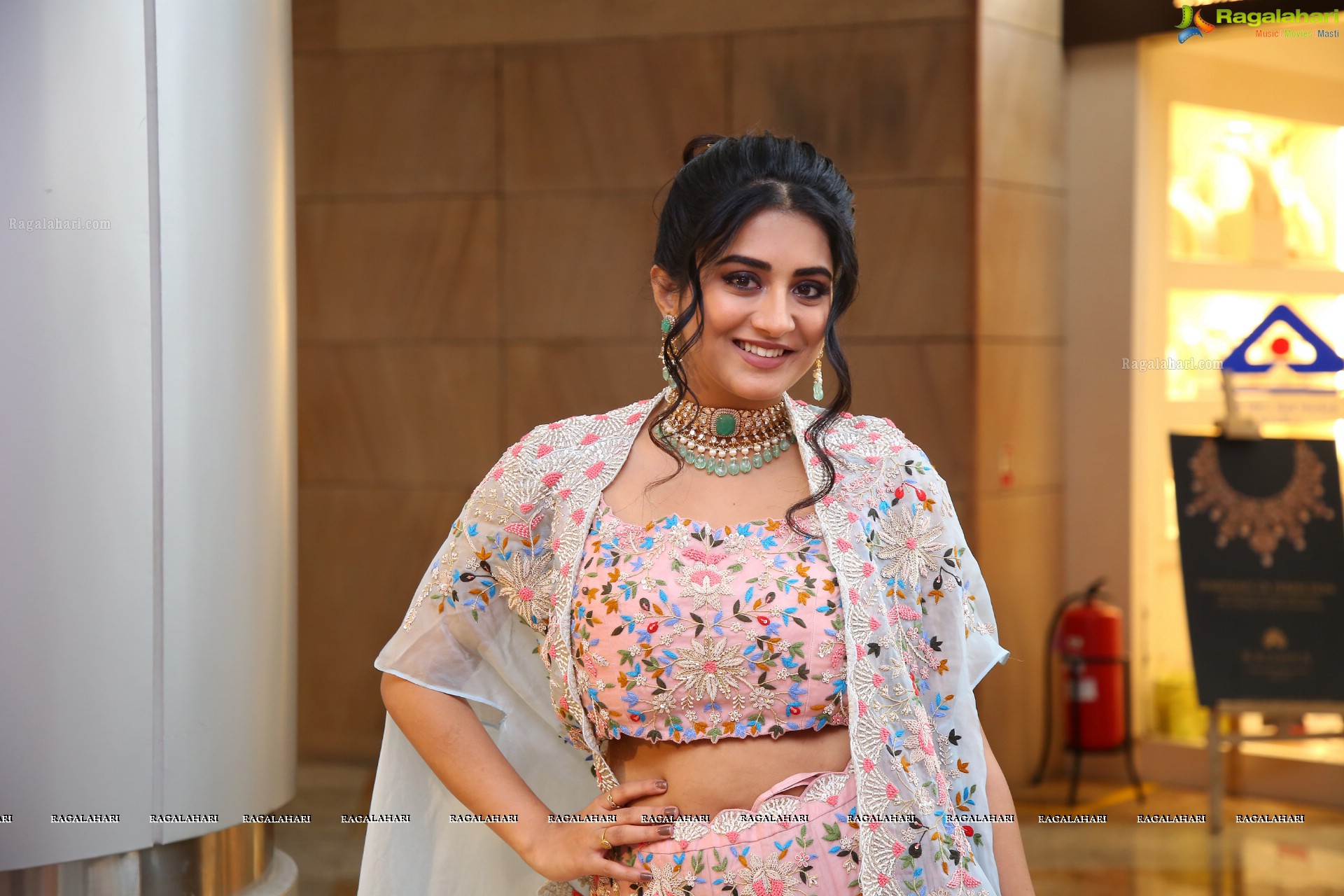 Rashi Singh Latest HD Photo Gallery