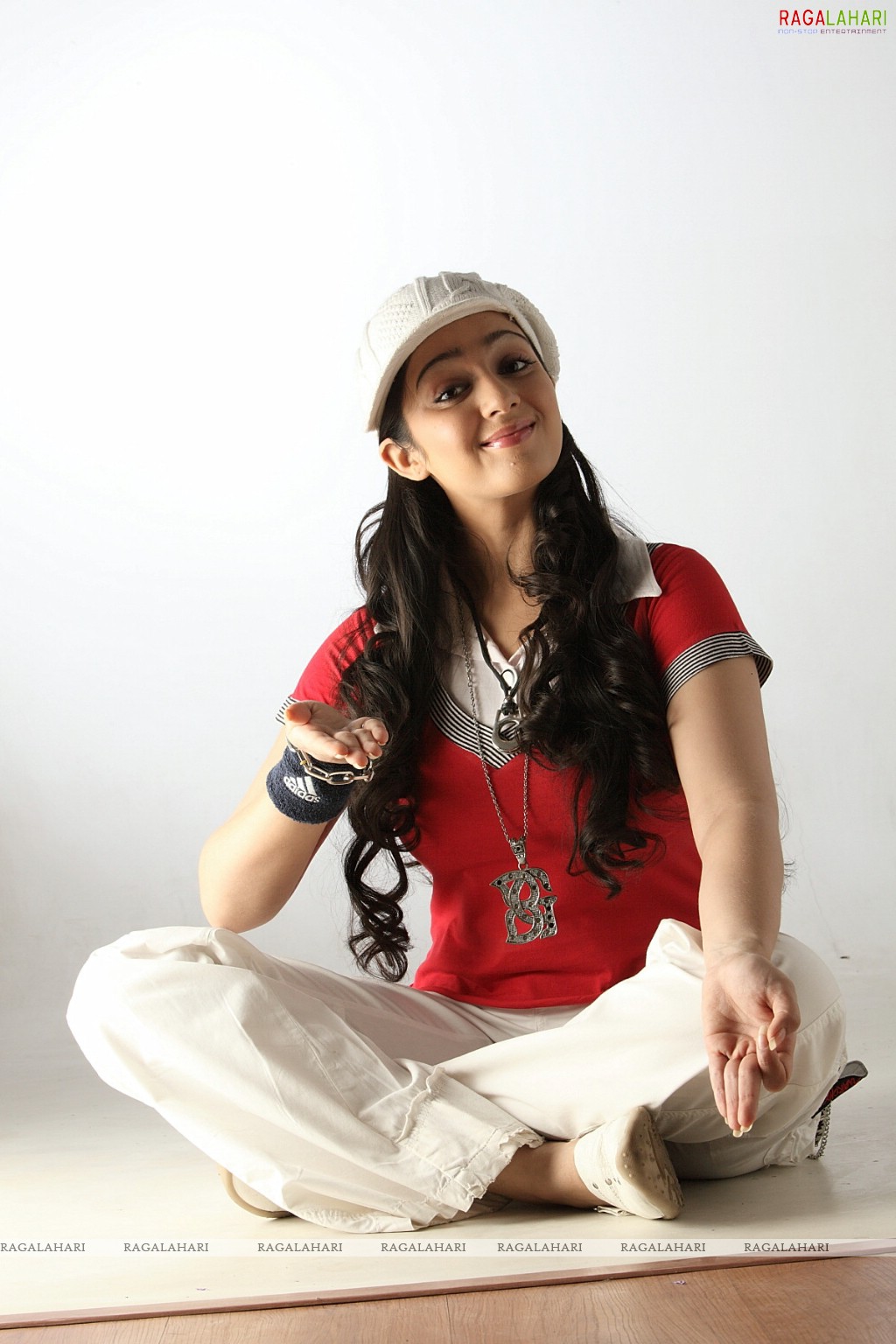 Charmi Stills From Sye Aata