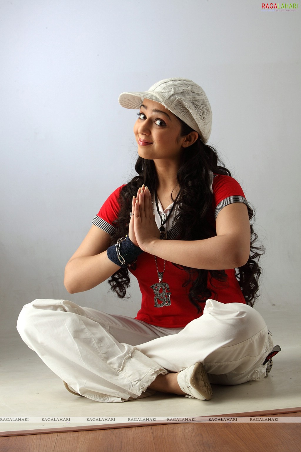 Charmi Stills From Sye Aata