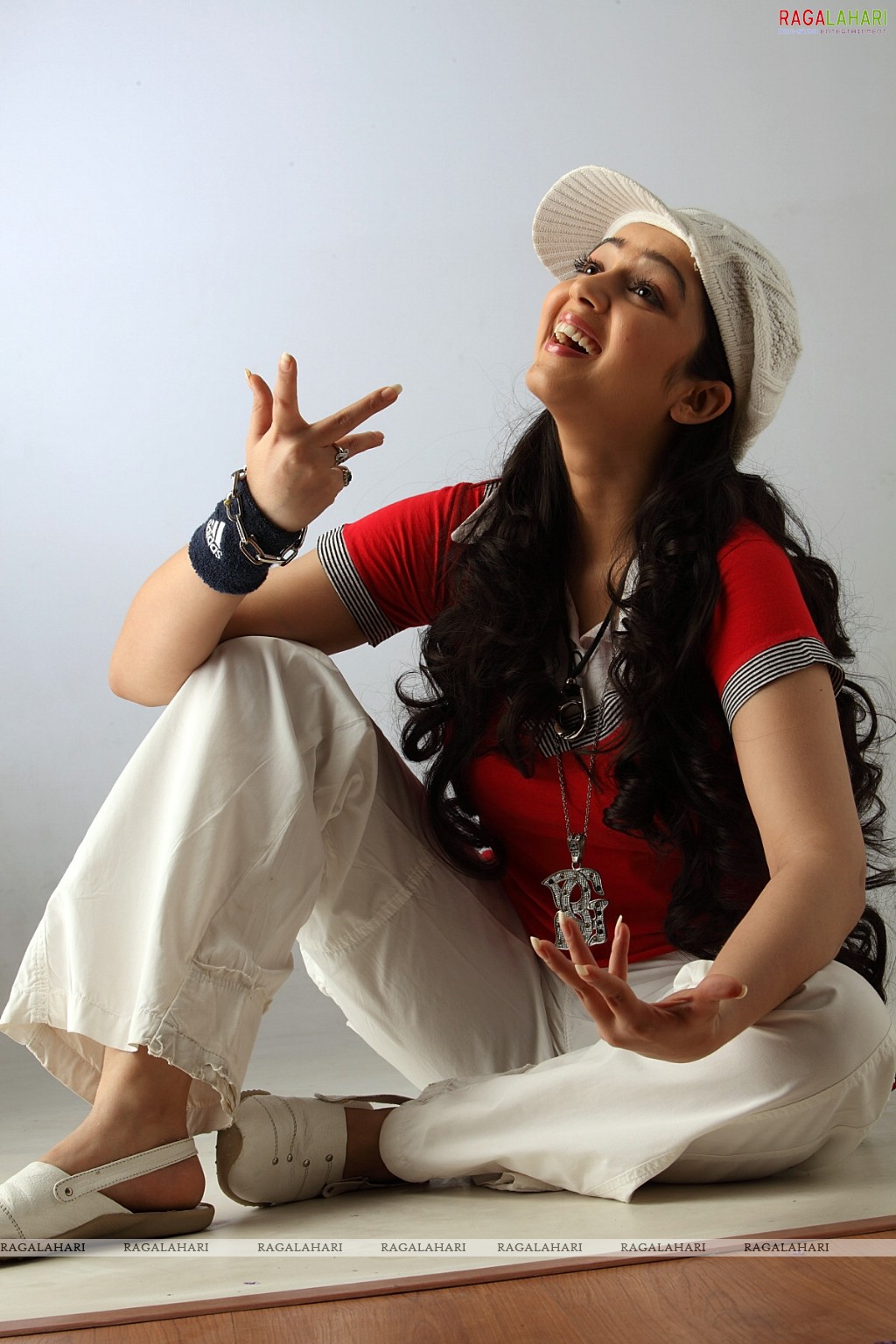 Charmi Stills From Sye Aata