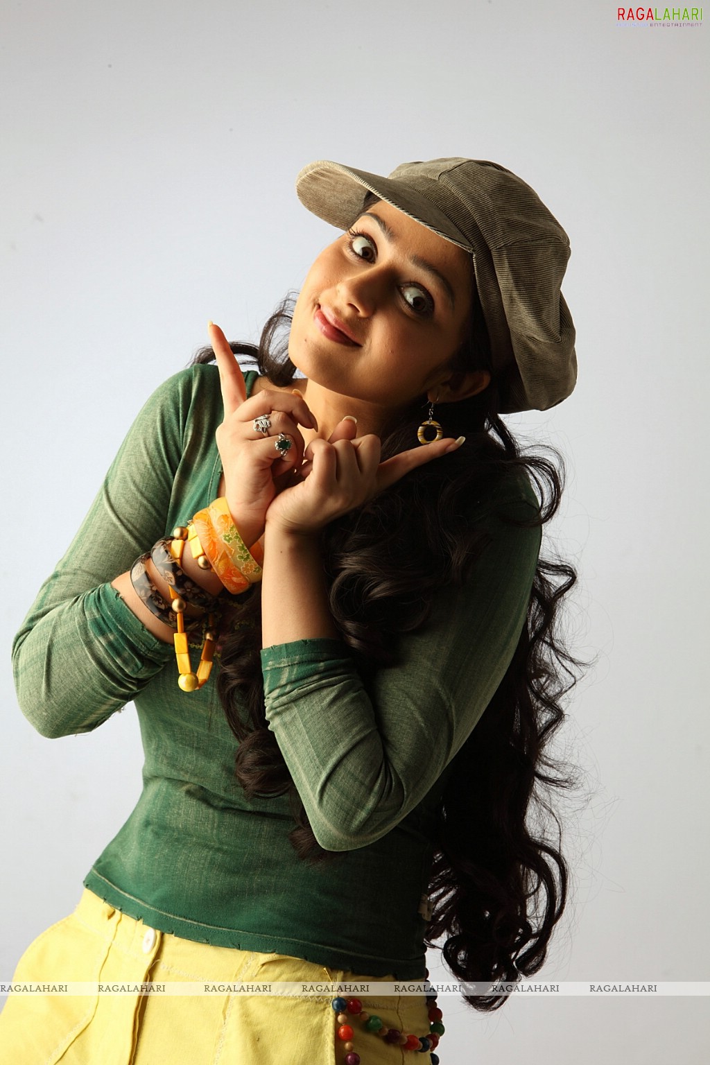 Charmi Stills From Sye Aata