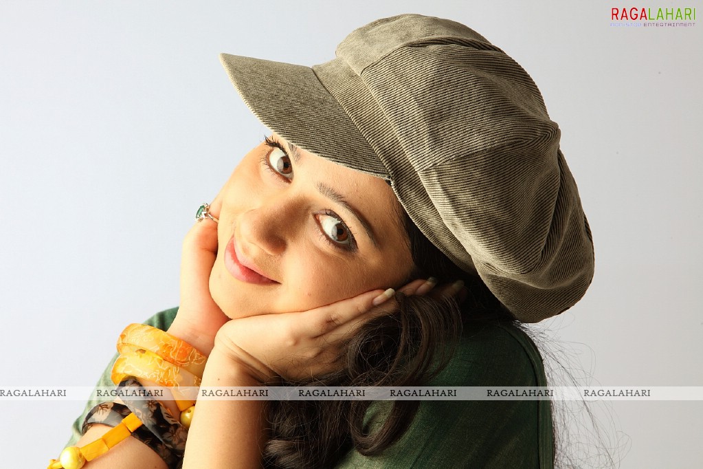 Charmi Stills From Sye Aata