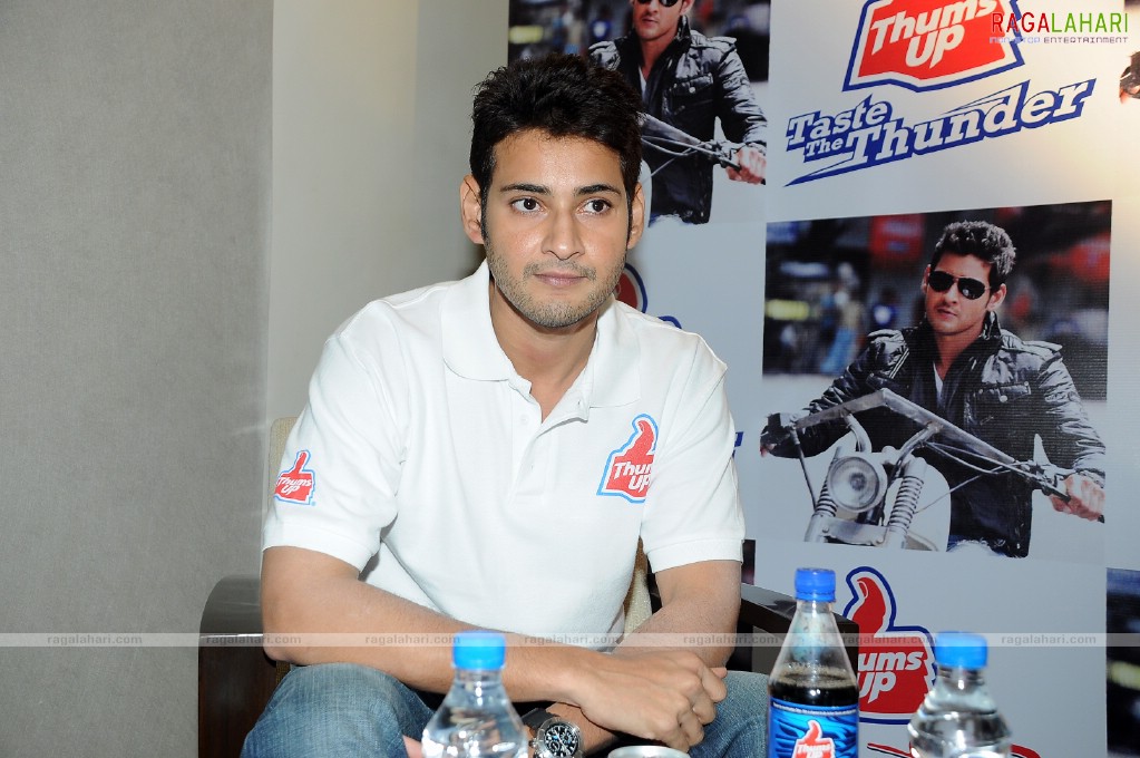 Mahesh Babu at Thums Up Khaleja Offer, Photo Gallery, Images