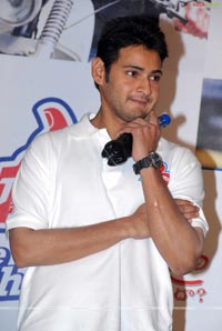 Mahesh Babu Thums Up Khaleja