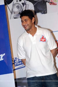 Mahesh Babu Thums Up Khaleja