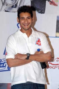 Mahesh Babu Thums Up Khaleja