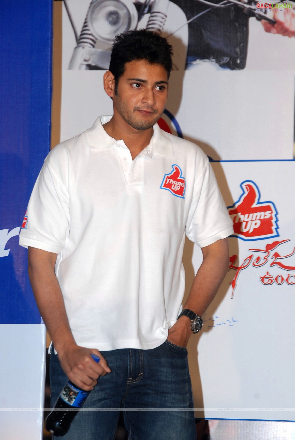 Mahesh Babu at Thums Up Khaleja Offer, Photo Gallery, Images