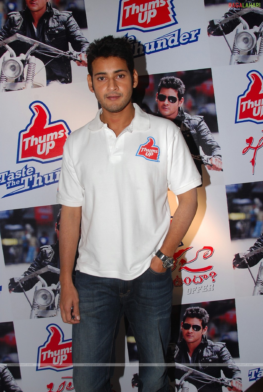 Mahesh Babu at Thums Up Khaleja Offer, Photo Gallery, Images