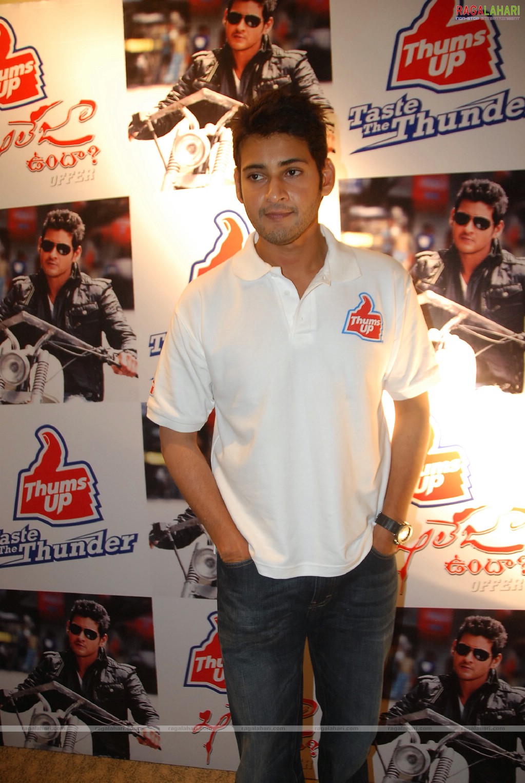 Mahesh Babu at Thums Up Khaleja Offer, Photo Gallery, Images