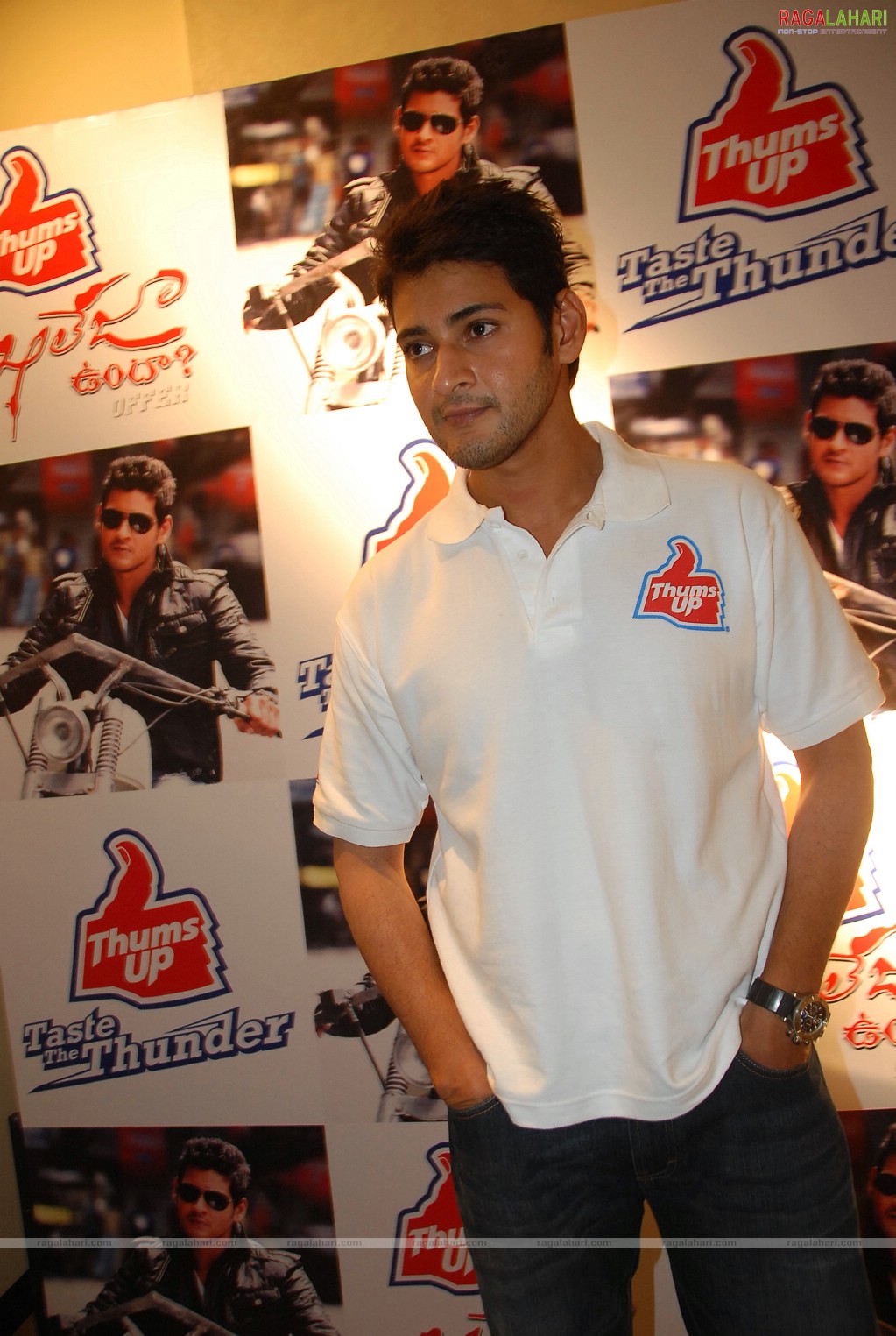 Mahesh Babu at Thums Up Khaleja Offer, Photo Gallery, Images