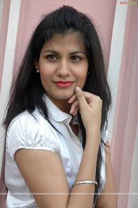 Shreya Dhanwanthary