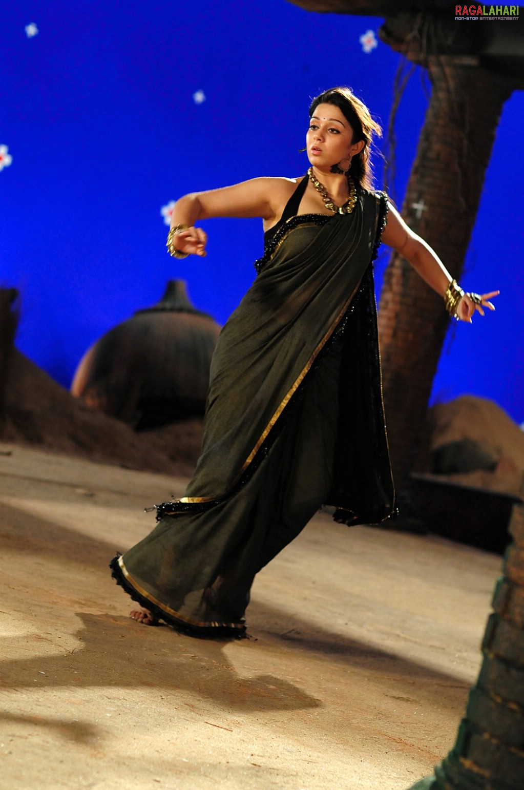 Charmi dancing in a Black Saree in Nagaram Nidrapothunna Vela - HD Gallery, Images