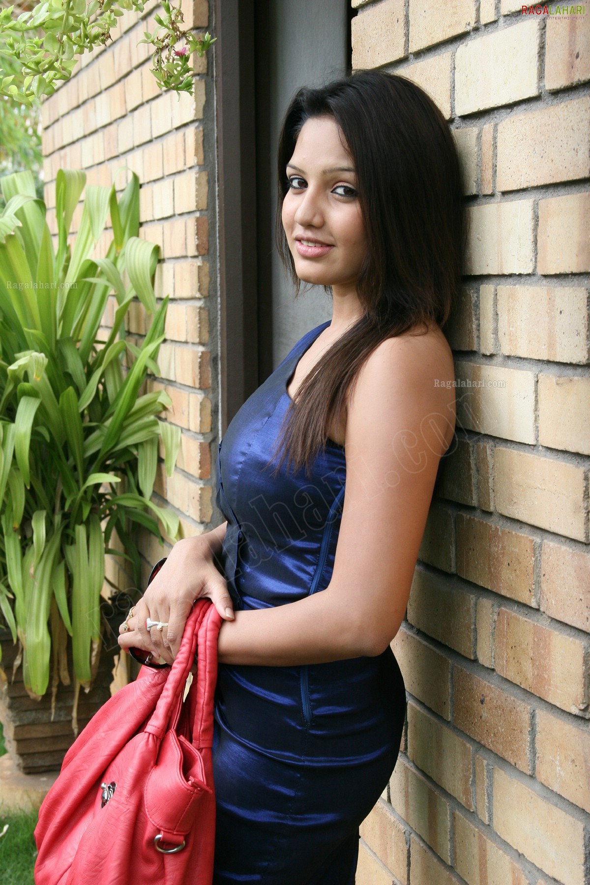 Pavani Reddy (Hi-Res)