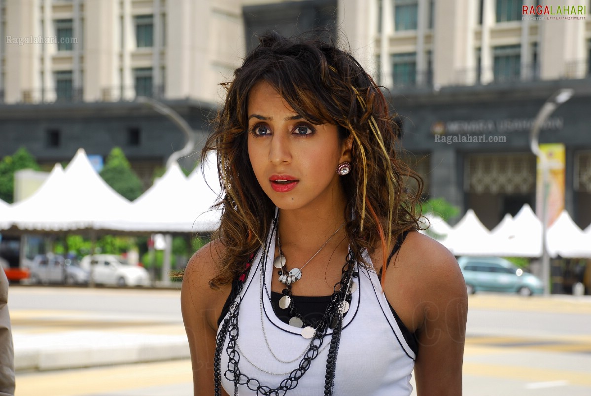 Sanjjanaa (Hi-Res)