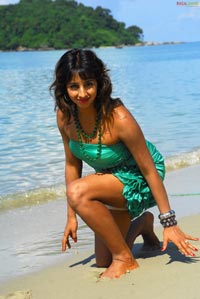 Sanjjanaa Photo Gallery from Mugguru