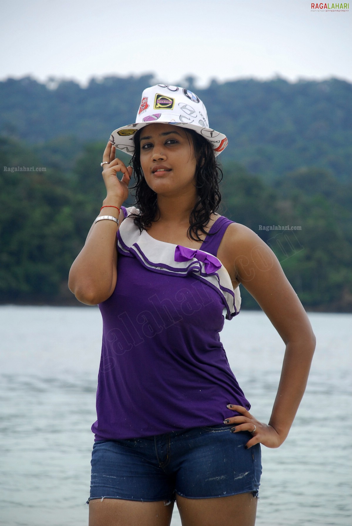 Soumya (Hi-Res)