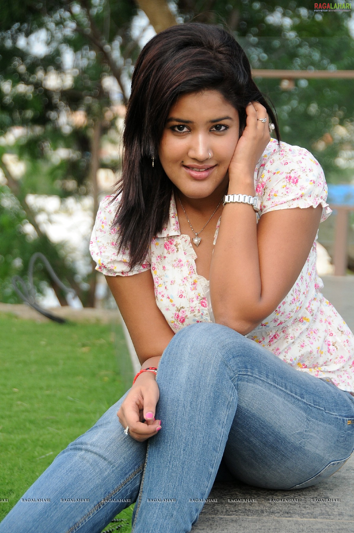 Soumya (Hi-Res)