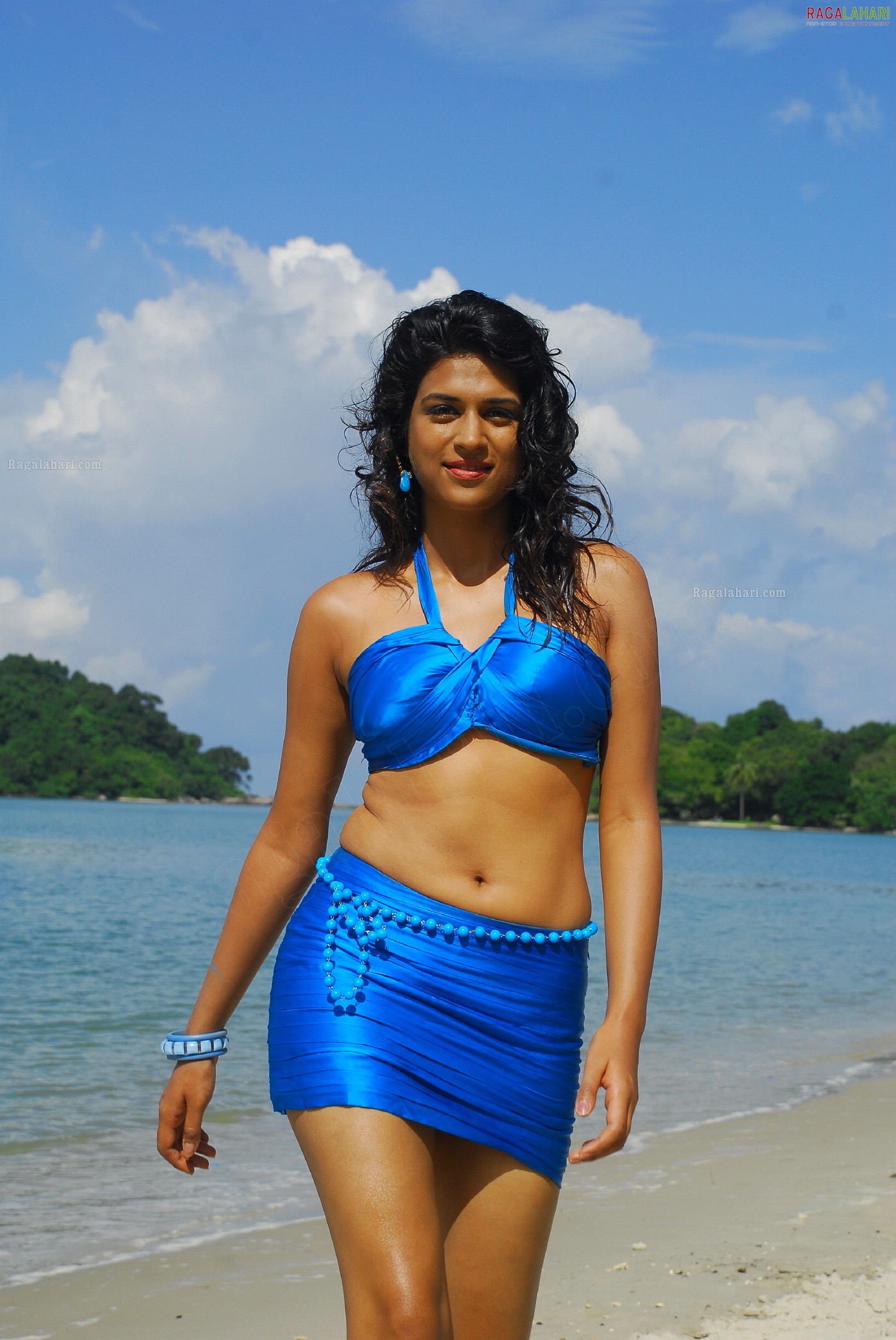 Shraddha Das (Posters)