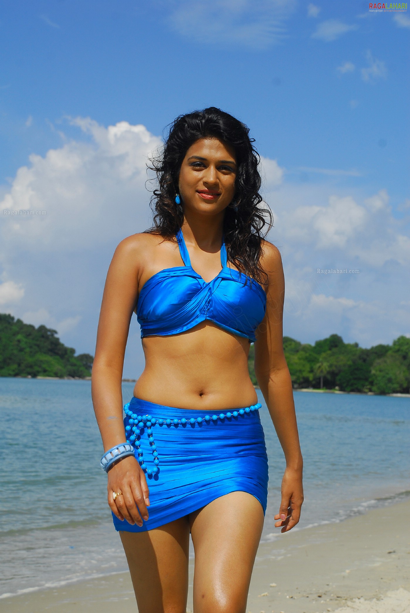 Shraddha Das (Posters)