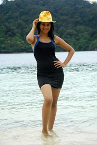 Shradha Das Photo Gallery from Mugguru