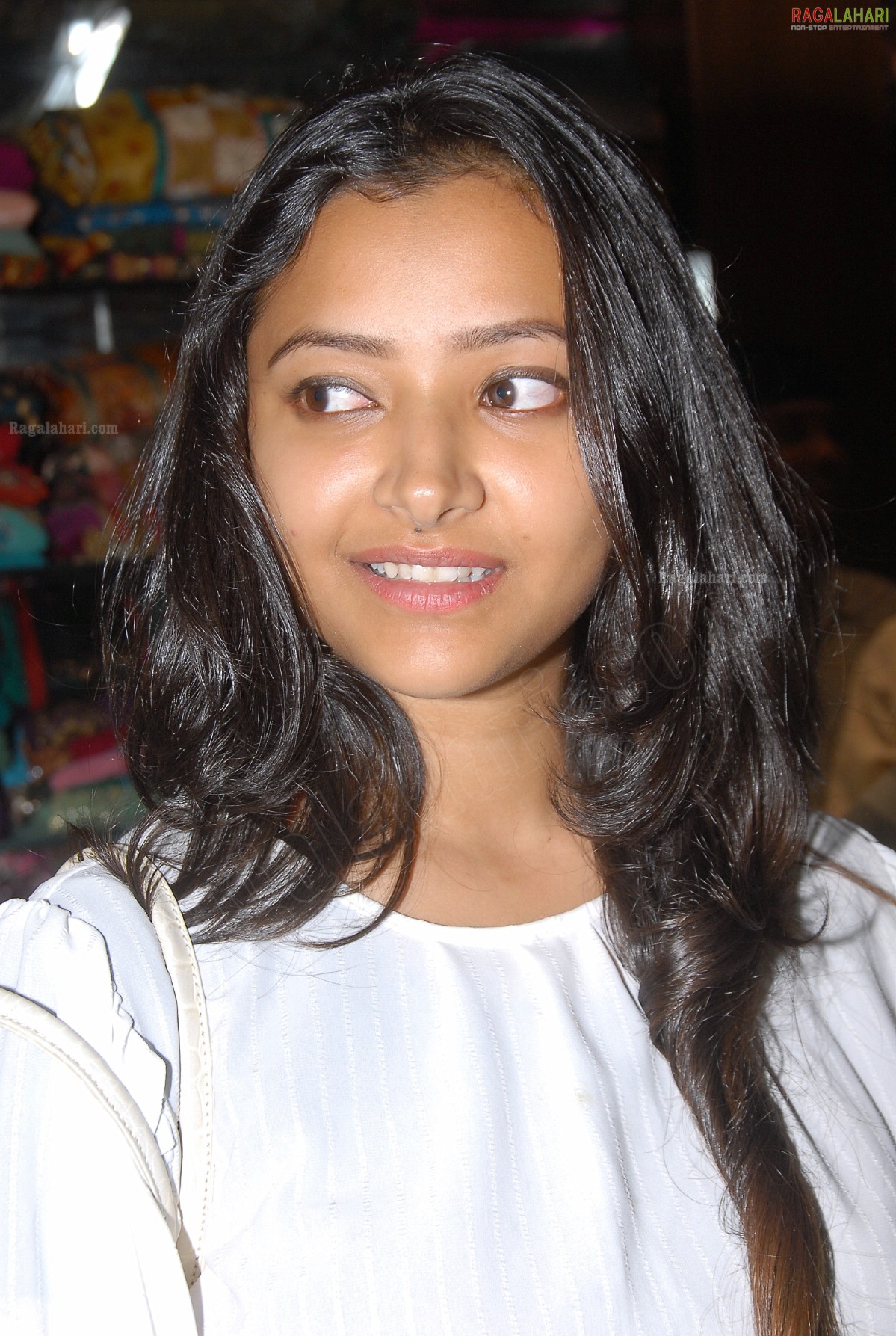 Swetha Basu Prasad (Hi-Res)