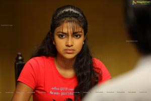 Run Baby Run Amala Paul HD Photos