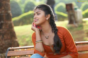 Run Baby Run Amala Paul HD Photos