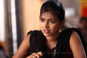 Amala Paul in Nayak HD Photos