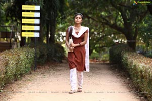 Amala Paul in Nayak HD Photos