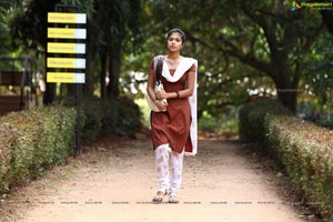 Amala Paul in Nayak HD Photos