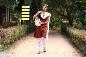 Amala Paul in Nayak HD Photos