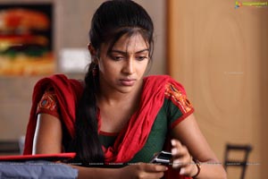 Amala Paul in Nayak HD Photos