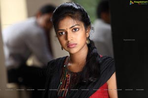 Amala Paul in Nayak HD Photos