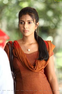 Amala Paul in Nayak HD Photos