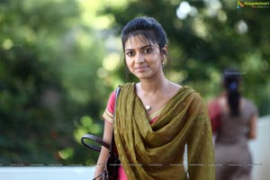 Amala Paul in Nayak HD Photos