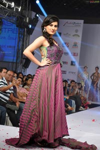 Veda Archana walks the ramp at Indian Fashion Street