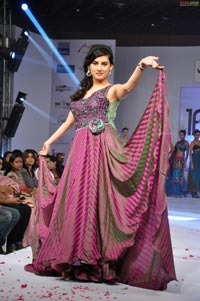 Veda Archana walks the ramp at Indian Fashion Street