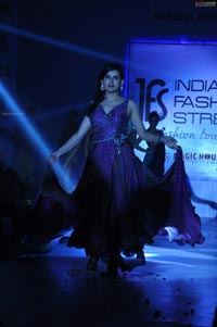 Veda Archana walks the ramp at Indian Fashion Street