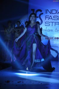 Veda Archana walks the ramp at Indian Fashion Street
