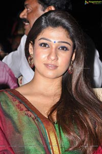 Nayantara at Santosham South Indian Film Awards 2012