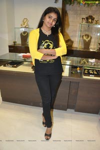 Model Hasini at Hiya Designer Jewellery Extended Showroon