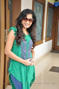 Madhavilatha at Santosham Magazine Press Meet